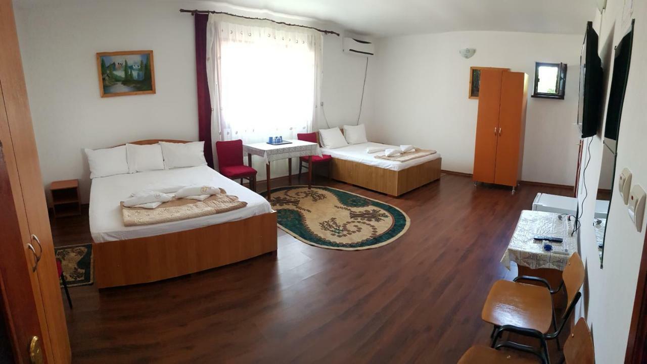 Casa Maxim Hotell Sulina Exteriör bild